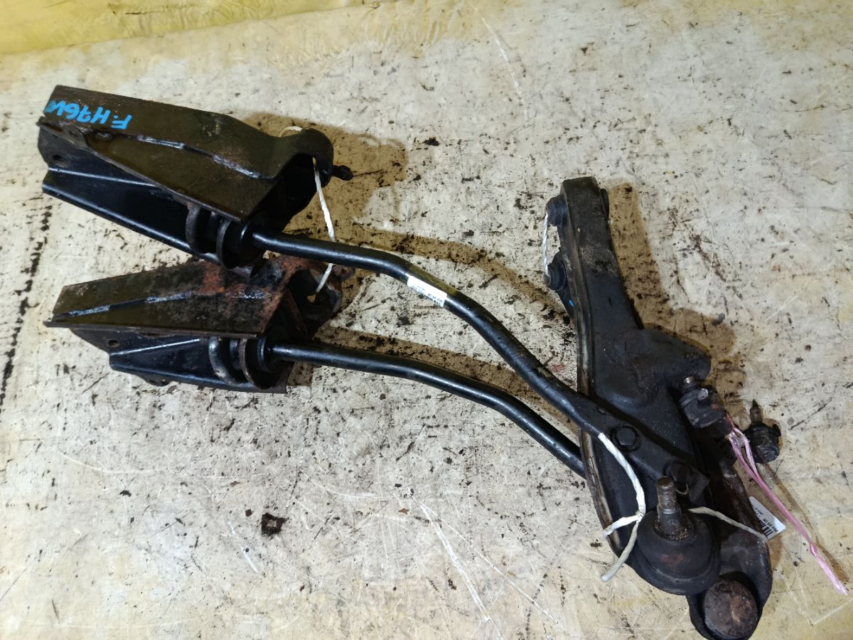 Рычаг на Mitsubishi Pajero Io H76W 4G93 Фото 5