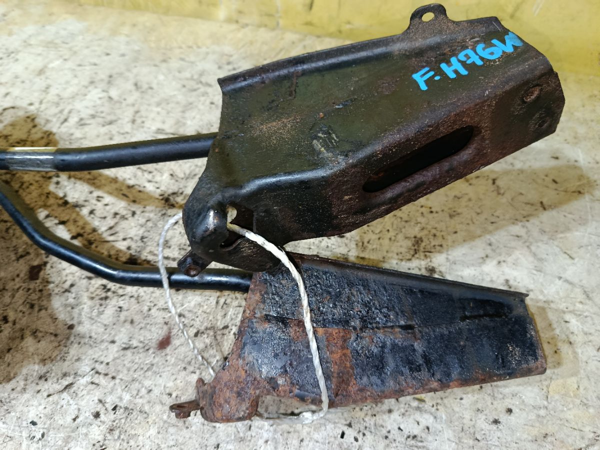 Рычаг на Mitsubishi Pajero Io H76W 4G93 Фото 7