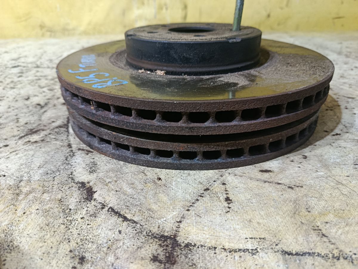 Тормозной диск на Subaru Legacy Wagon BP5 EJ20X Фото 3