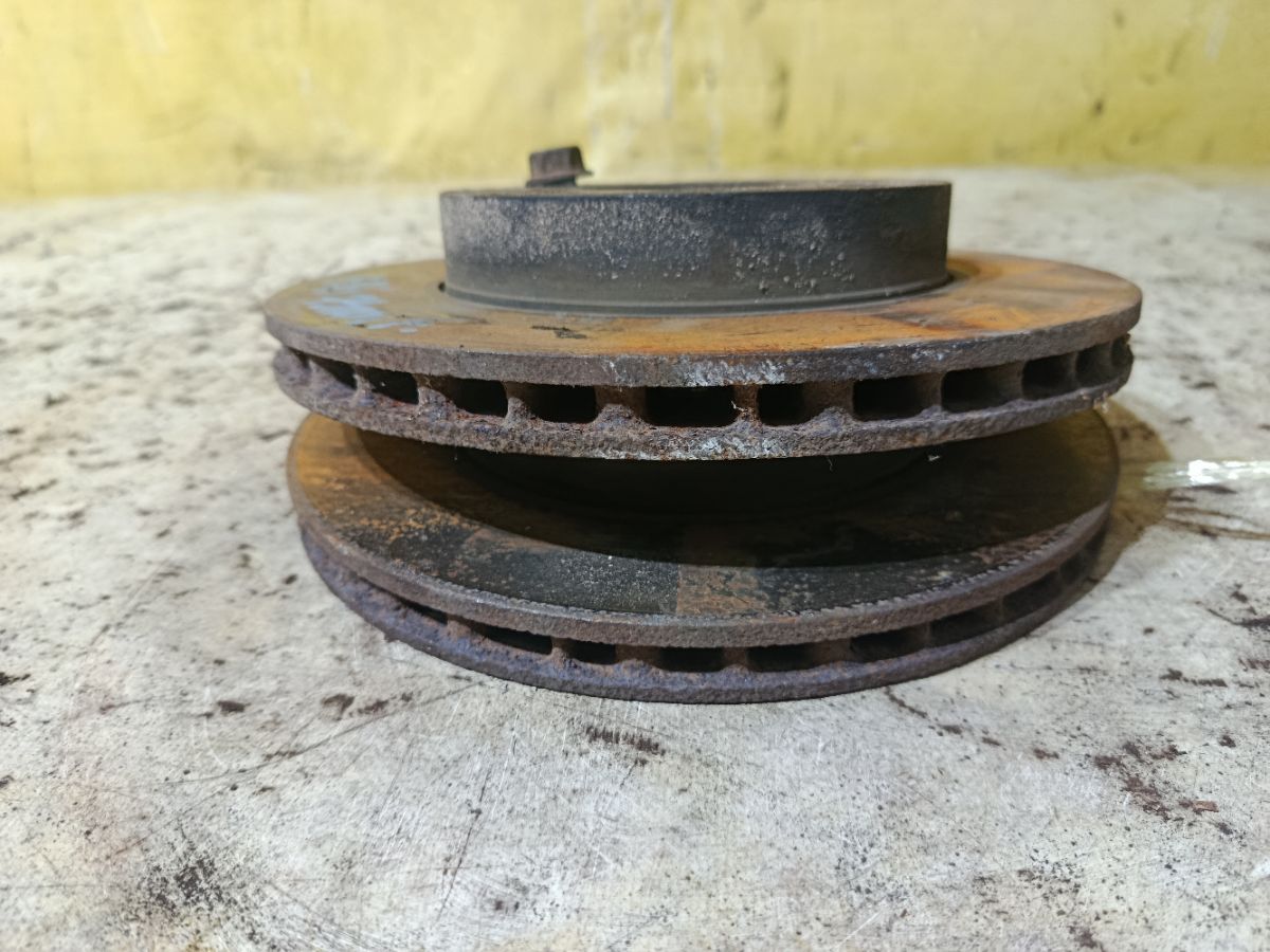 Тормозной диск 40206-4M400, 40206-4M401, 40206-4M402, 40206-4M403, 40206-4M404 на Nissan Sunny FB15 QG15DE Фото 3