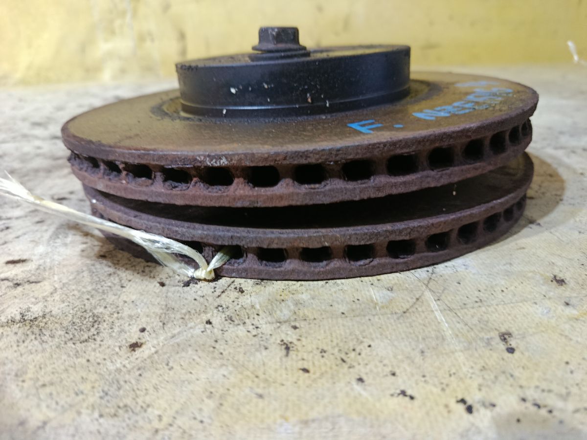 Тормозной диск 43512-52130 на Toyota Corolla Fielder NZE164G 1NZ-FE Фото 3