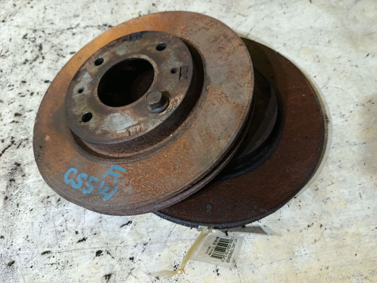 Тормозной диск на Mitsubishi Lancer Cedia Wagon CS5W 4G93 Фото 1