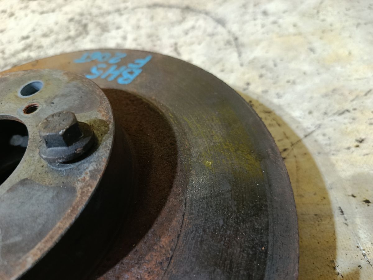 Тормозной диск на Subaru Legacy Wagon BH5 EJ206 Фото 2