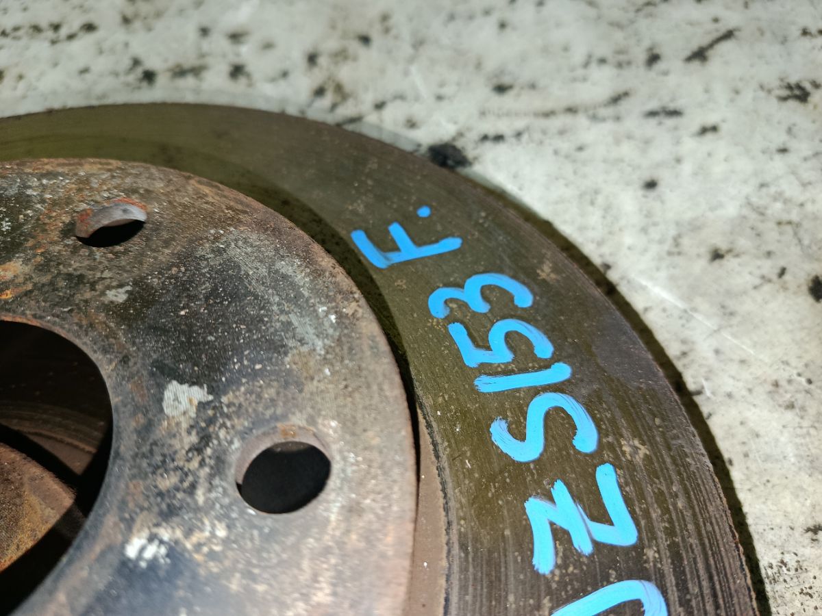 Тормозной диск 43512-22220, 43512-22250 на Toyota Crown JZS153 1JZ-GE Фото 2