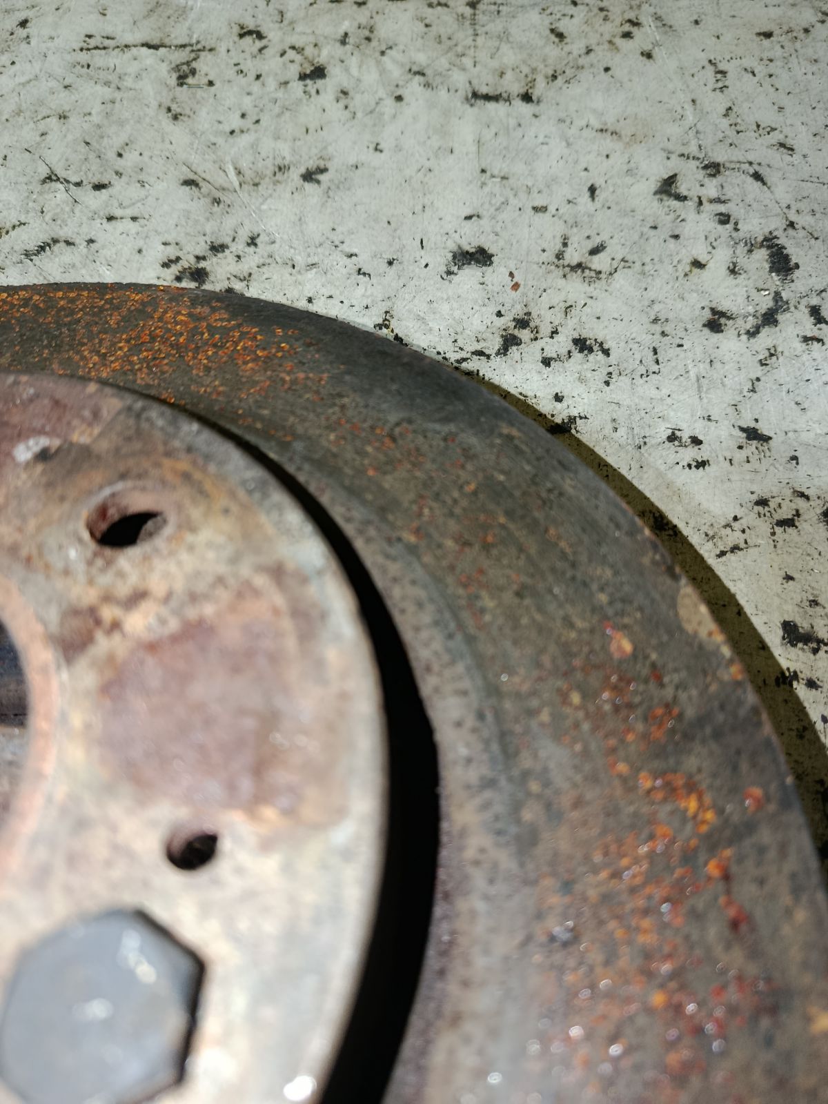 Тормозной диск MB950839 на Mitsubishi Diamante F34A 6A13 Фото 2