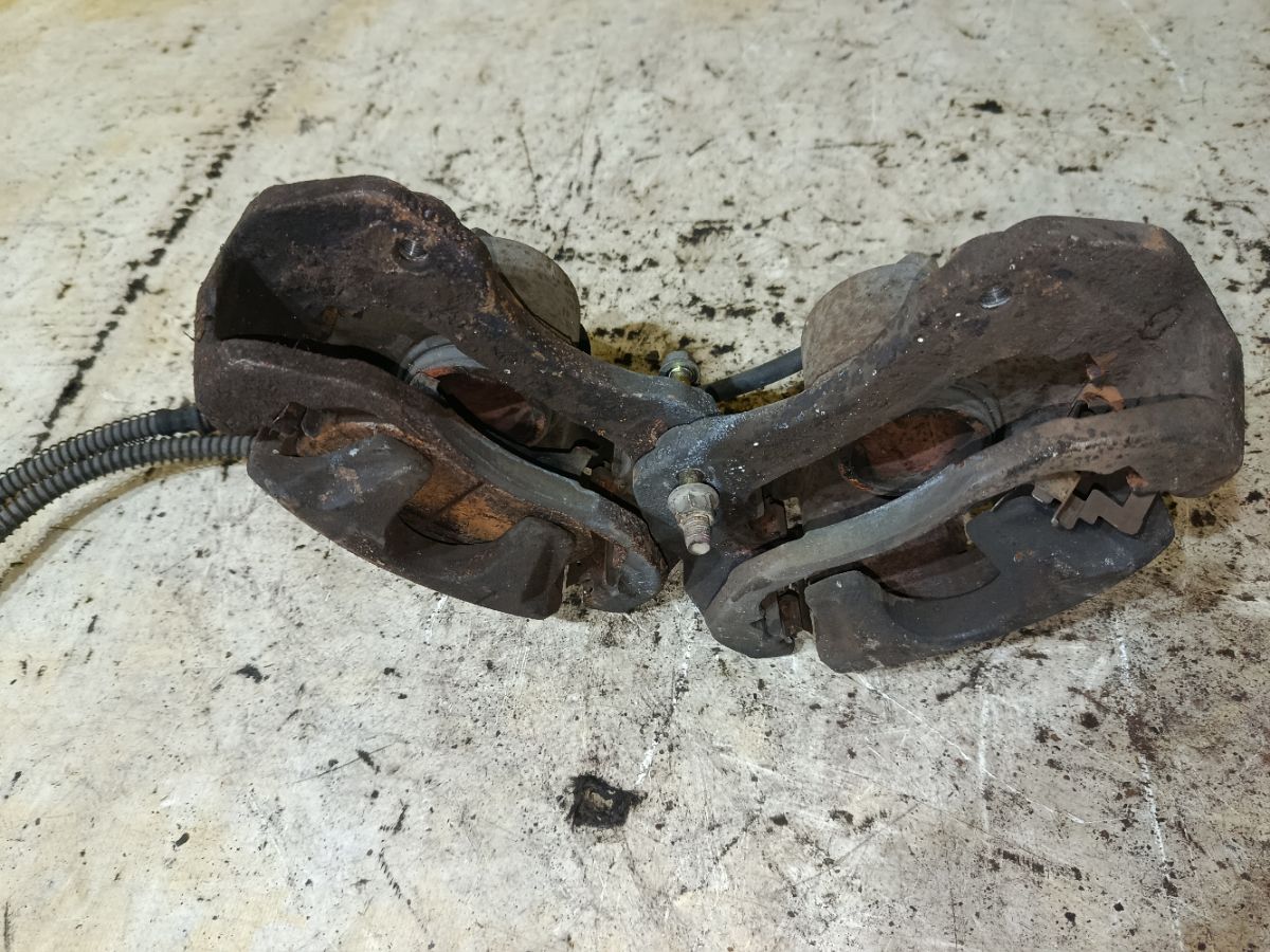 Суппорт на Mitsubishi Lancer Cedia Wagon CS5W 4G93 Фото 3