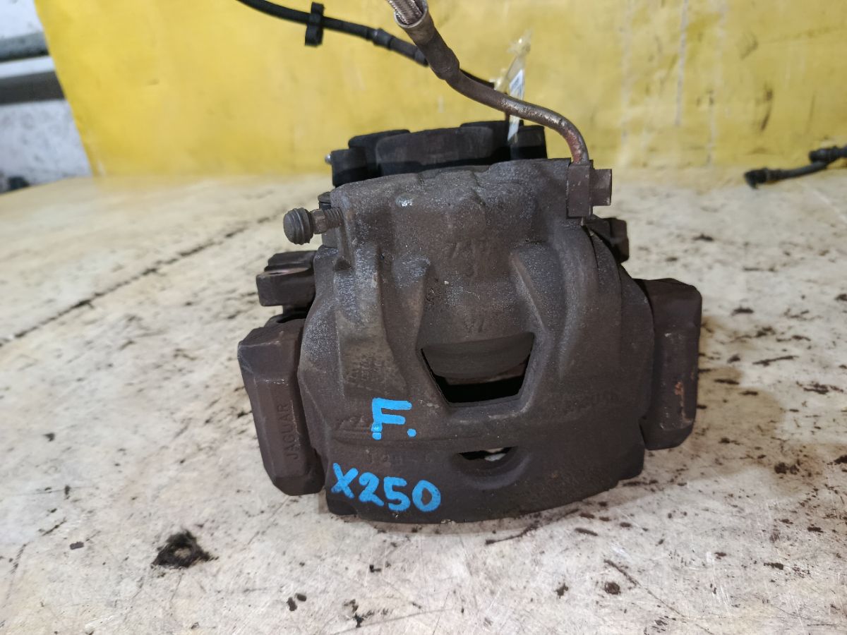 Суппорт на Jaguar Xf X250 AJ30 Фото 2