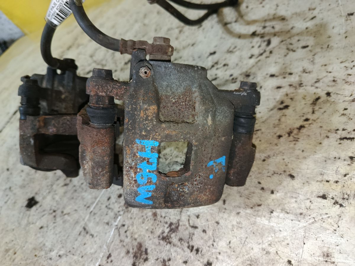 Суппорт на Mitsubishi Pajero Io H76W 4G93 Фото 1