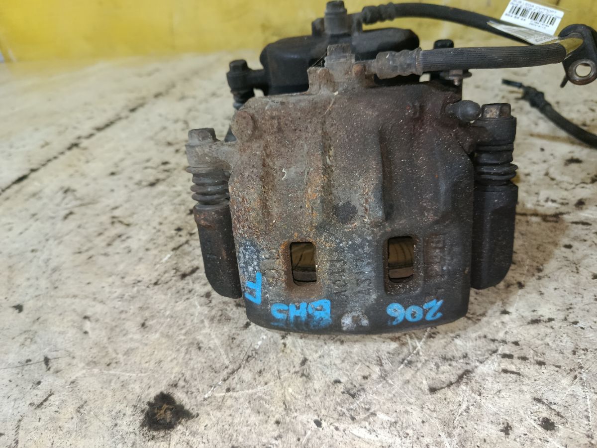 Суппорт на Subaru Legacy Wagon BH5 EJ206 Фото 3