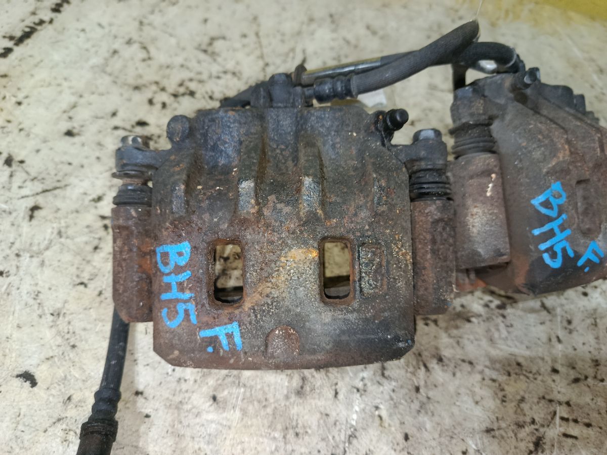 Суппорт на Subaru Legacy Wagon BH5 EJ202 Фото 2