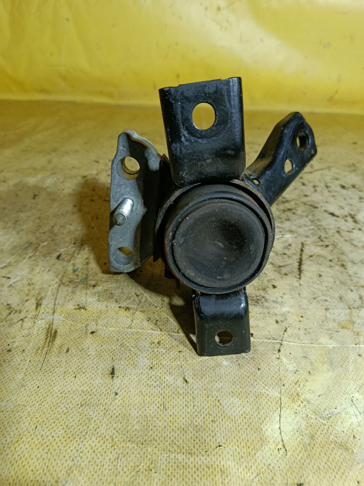 Подушка двигателя на Toyota Vanguard ACA33W 2AZ-FE Фото 2