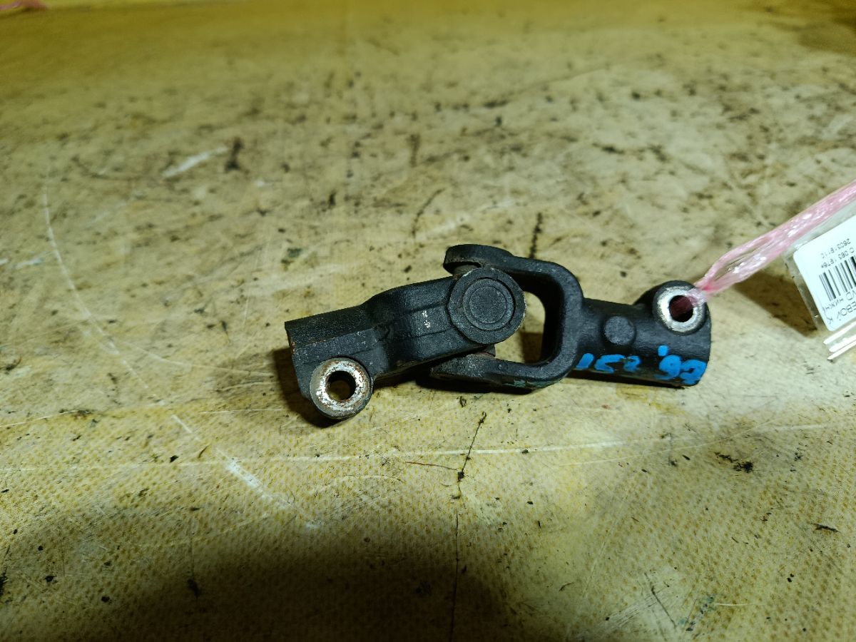 Рулевой карданчик на Toyota Crown JZS153 Фото 1