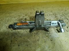 Домкрат на Nissan X-Trail NT30