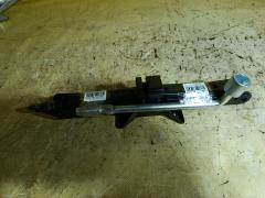 Домкрат на Toyota Tank M900A