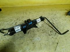 Домкрат на Subaru Legacy Wagon BH5 Фото 2