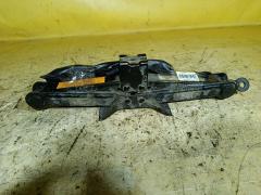 Домкрат на Mitsubishi Outlander CW5W