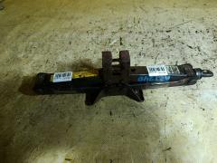 Домкрат на Toyota Premio AZT240 09111-0W041