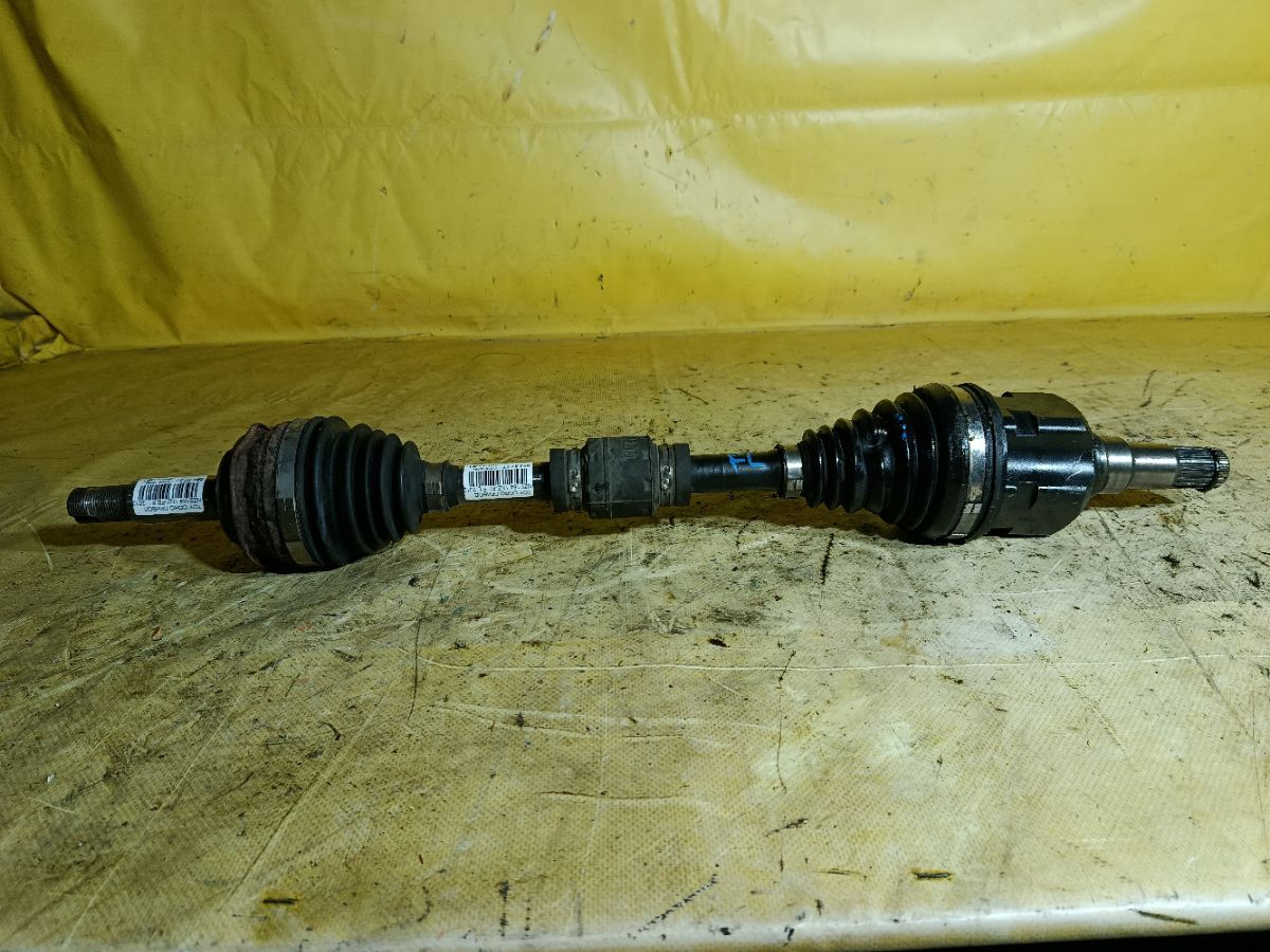 Привод на Toyota Corolla Axio NZE164 1NZ-FE Фото 1