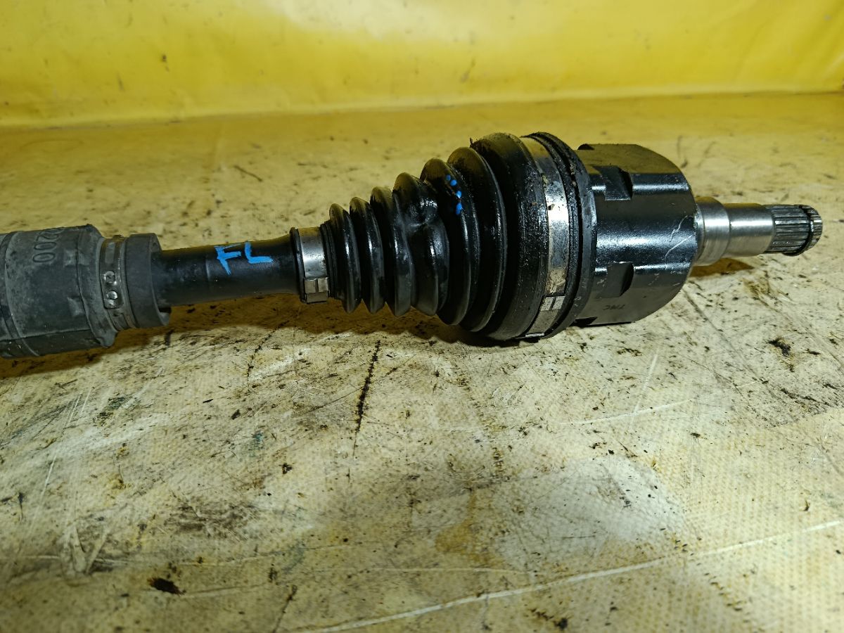 Привод на Toyota Corolla Axio NZE164 1NZ-FE Фото 3