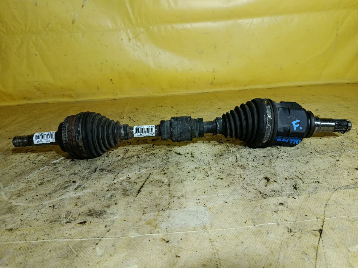 Привод на Toyota Corolla Fielder NZE144G 1NZ-FE Фото 1