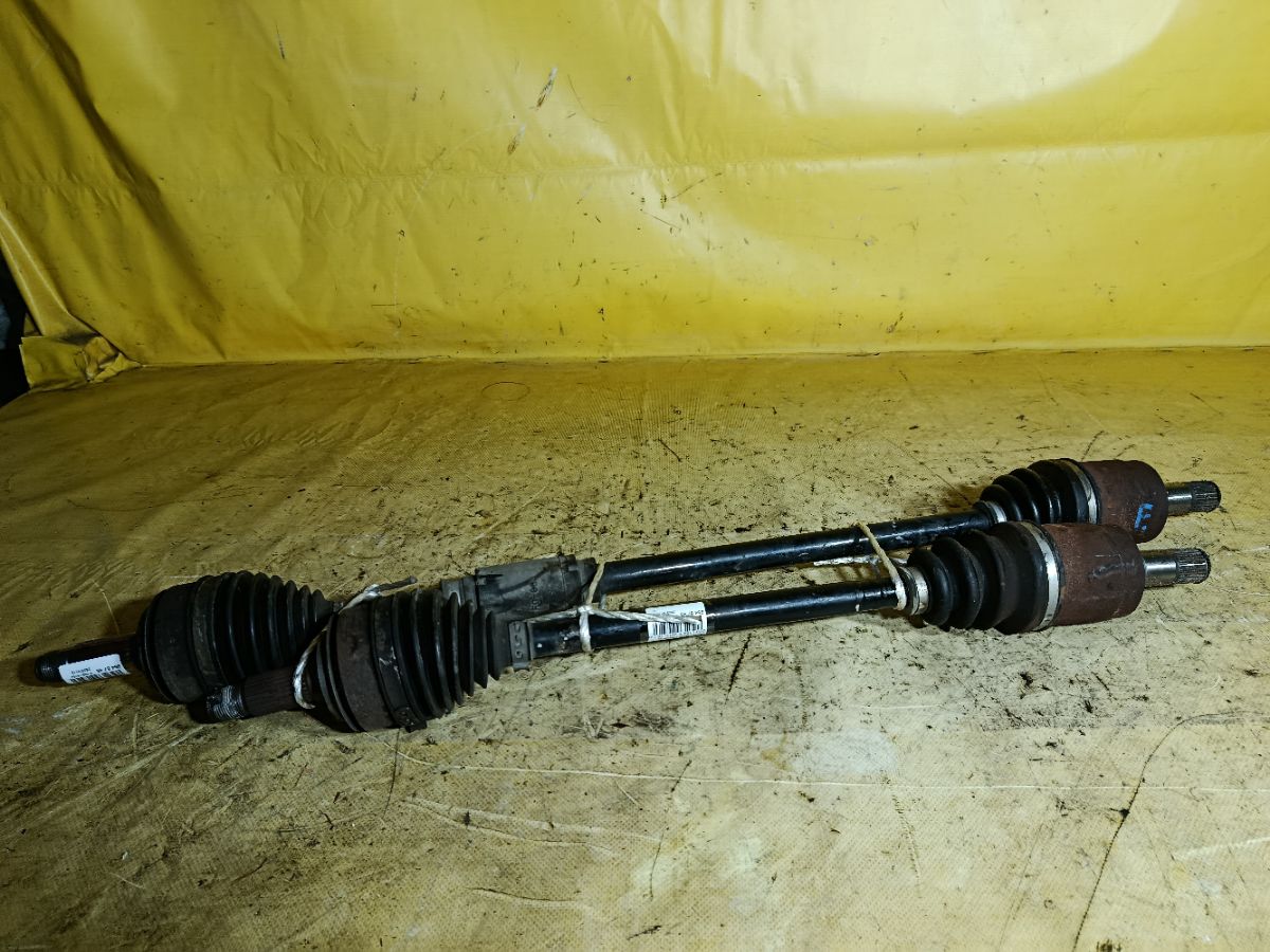 Привод на Honda Freed GB3 L15A Фото 1