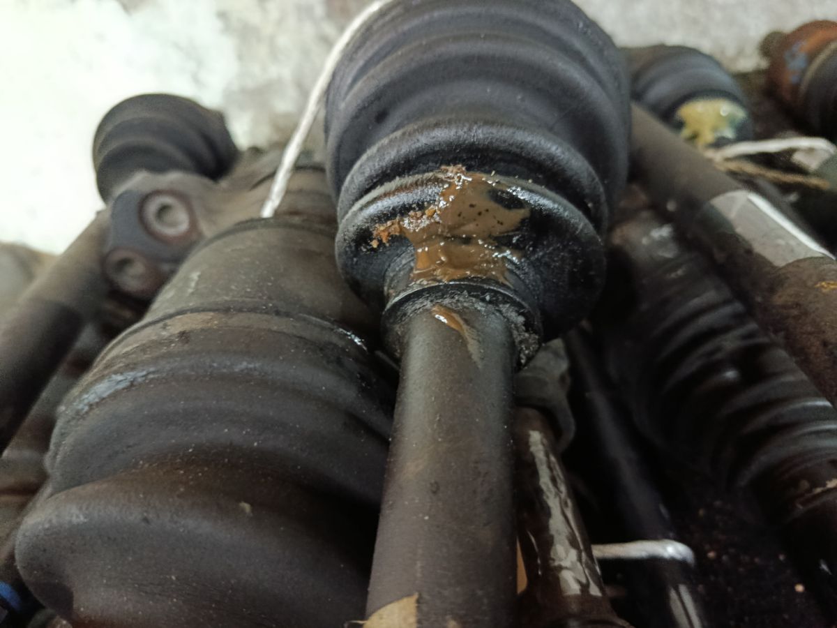 Привод на Mitsubishi Diamante F34A 6A13 Фото 5