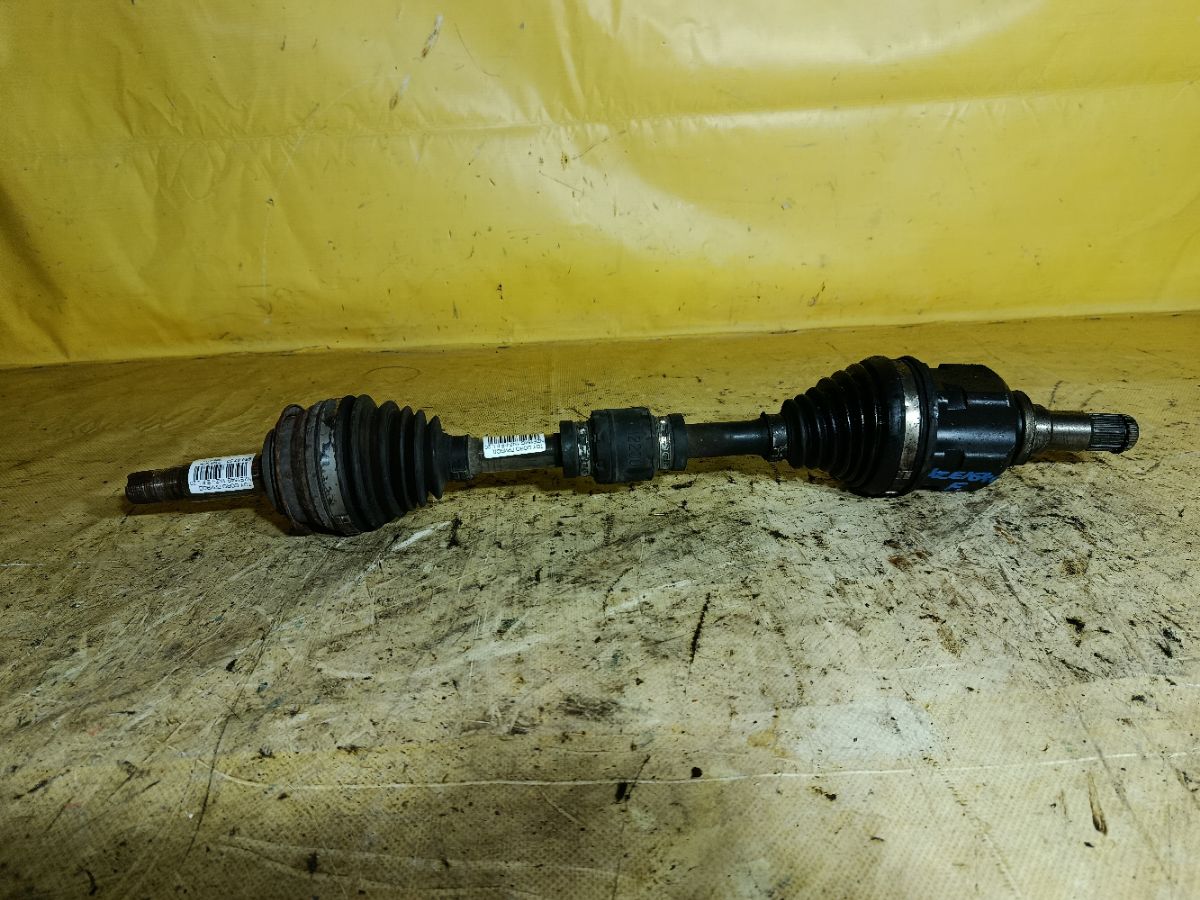 Привод на Toyota Corolla Fielder NZE164G 1NZ-FE Фото 1