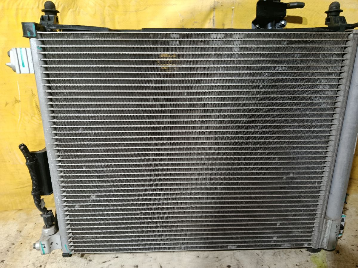 Радиатор ДВС на Nissan Note E12 HR12DDR Фото 2