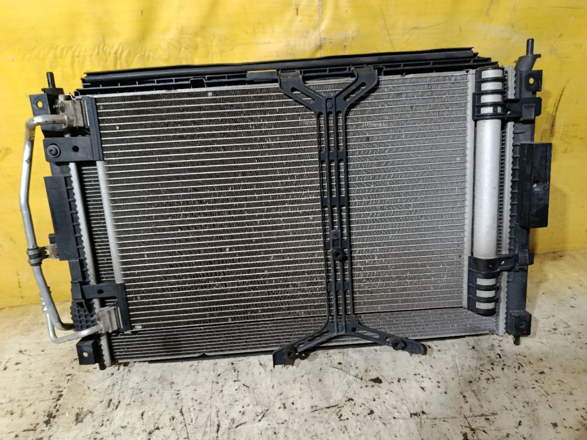 Радиатор ДВС 9806313580, 967574798002, 9673629780 на Peugeot 308 Фото 1