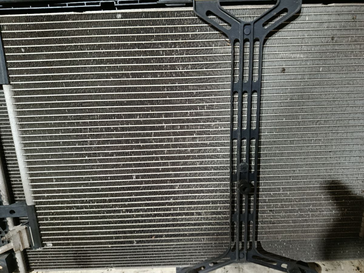 Радиатор ДВС 9806313580, 967574798002, 9673629780 на Peugeot 308 Фото 2
