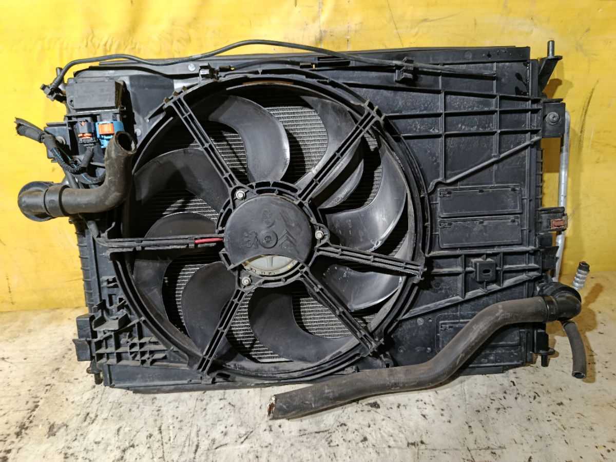 Радиатор ДВС 9806313580, 967574798002, 9673629780 на Peugeot 308 Фото 3