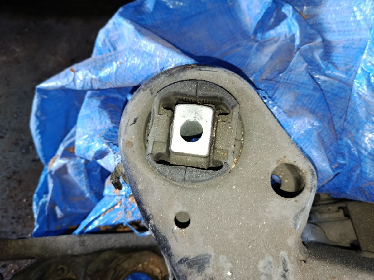 Балка подвески на Bmw 3-Series E90-VA72 N46B20BF Фото 3