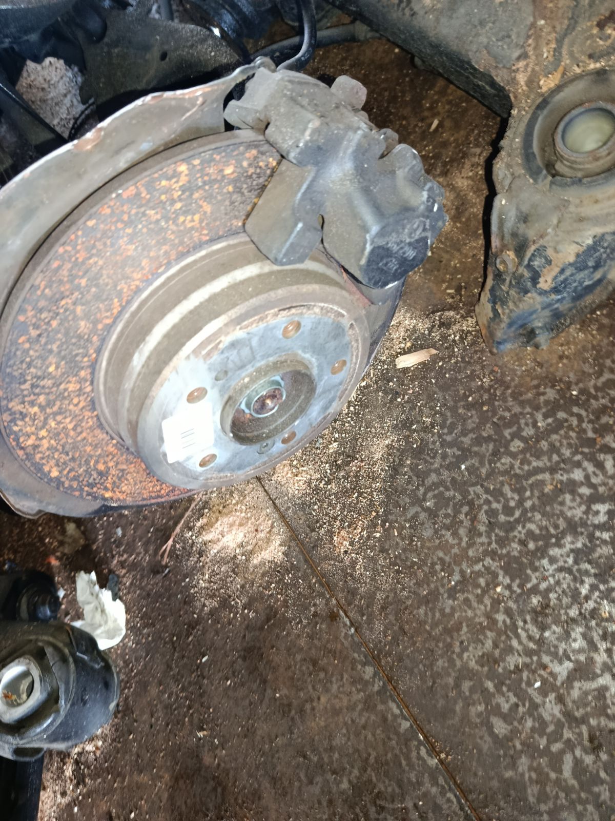 Балка подвески на Mercedes-Benz C-Class Station Wagon S203.246 271.946 Фото 9