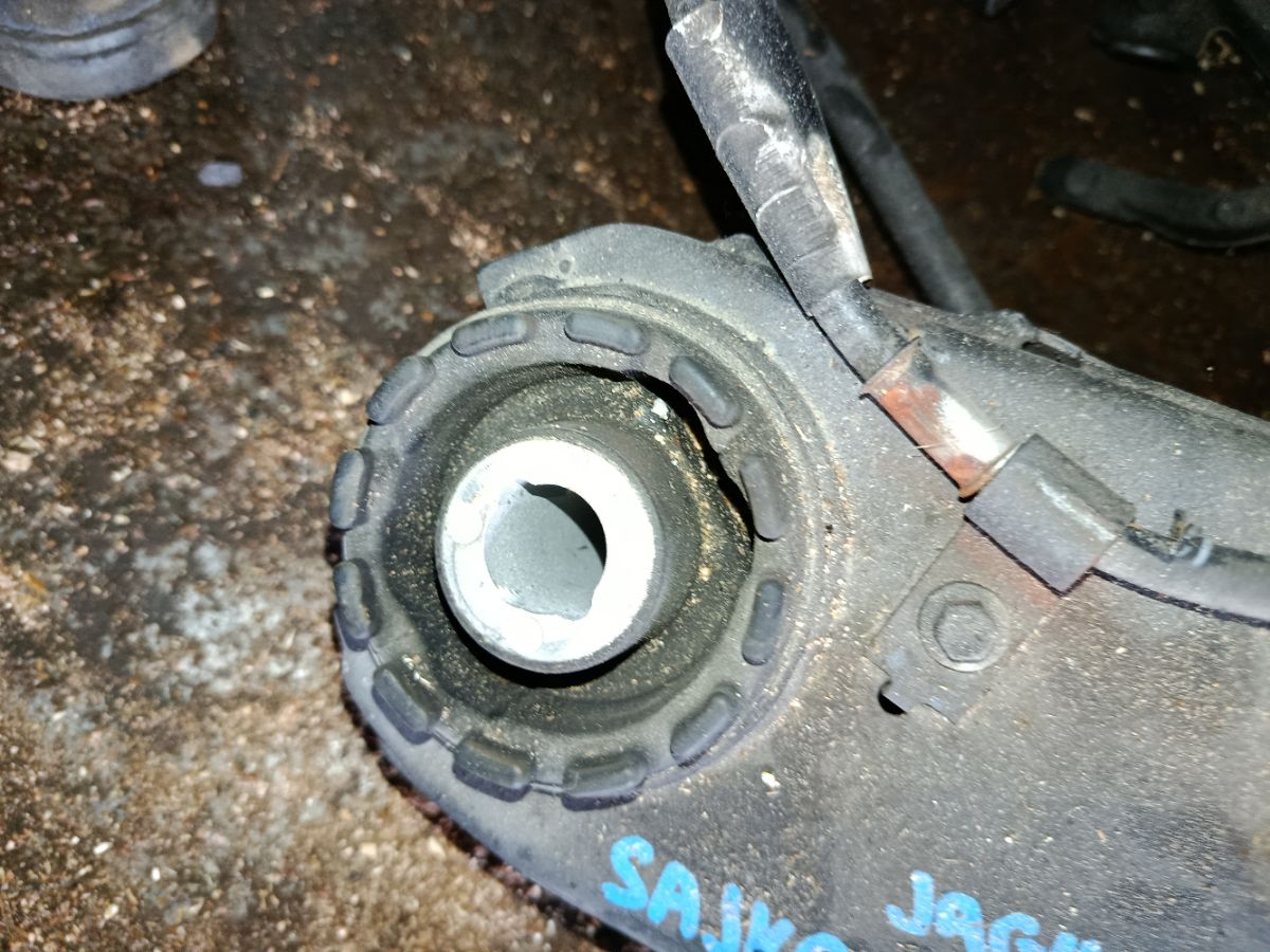 Балка подвески на Jaguar Xf X250 AJ30 Фото 5