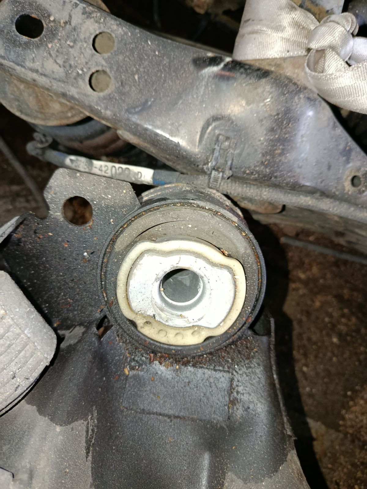 Балка подвески на Jaguar Xf X250 AJ30 Фото 6