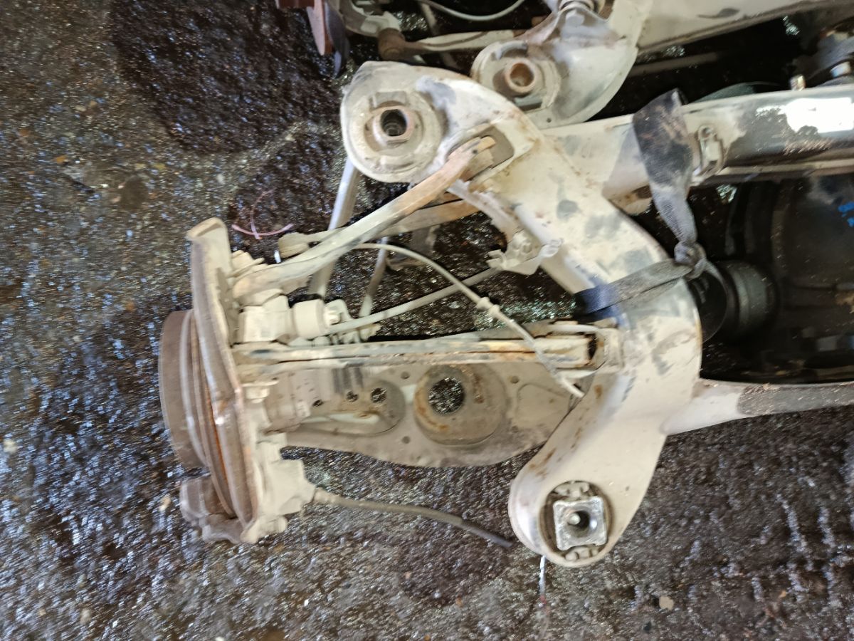 Балка подвески на Mercedes-Benz C-Class W203.045 111.955 Фото 2