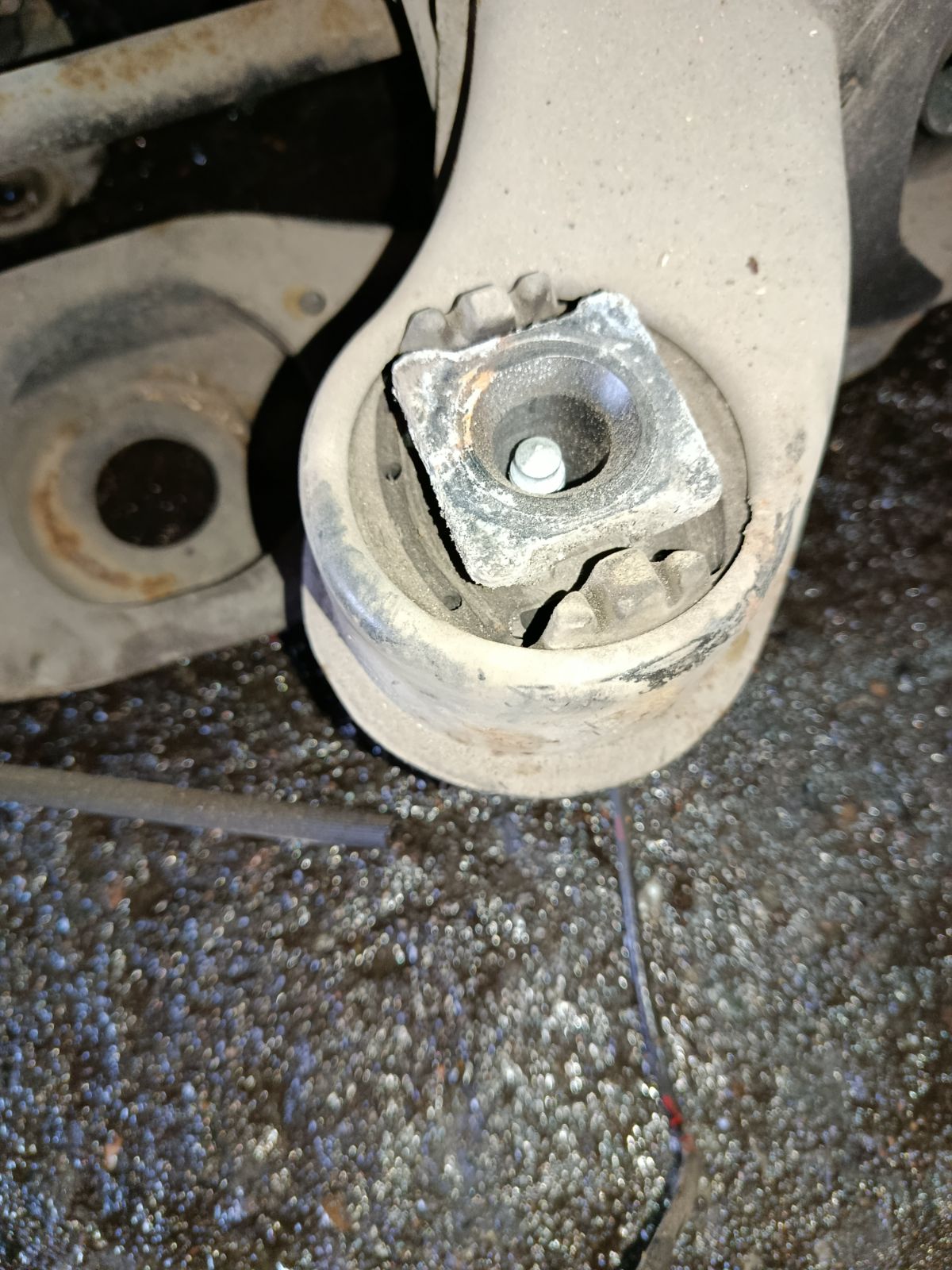 Балка подвески на Mercedes-Benz C-Class W203.045 111.955 Фото 6