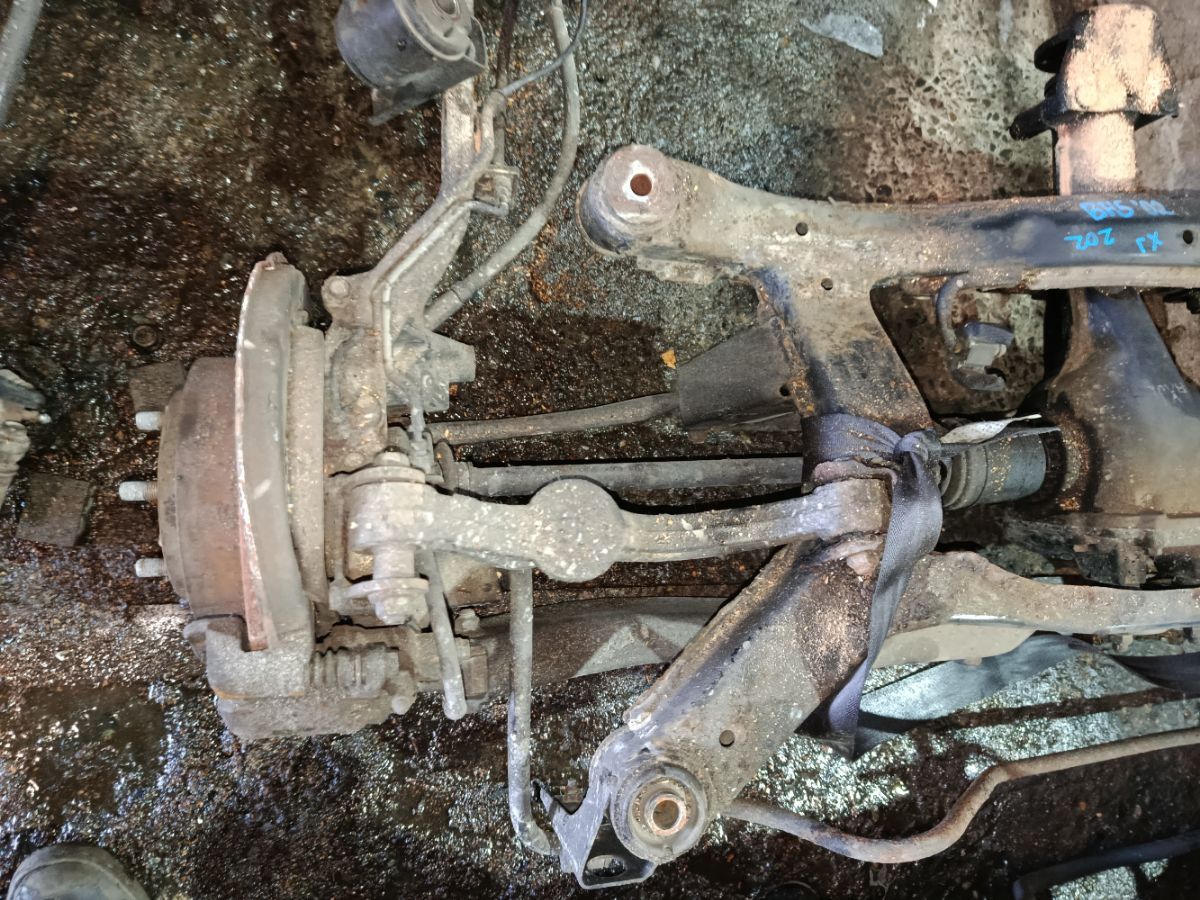 Балка подвески на Subaru Legacy Wagon BH5 EJ202 Фото 7