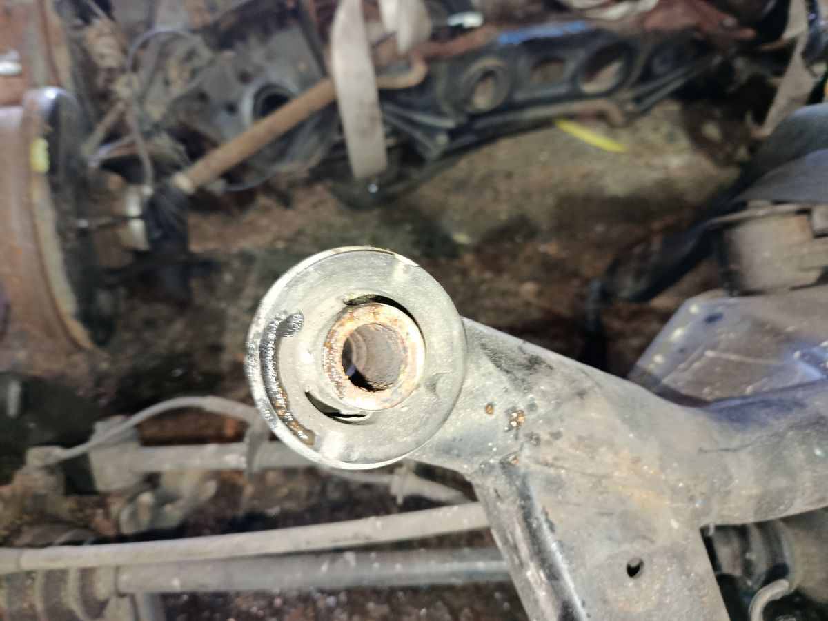 Балка подвески на Nissan X-Trail NT30 QR20DE Фото 3