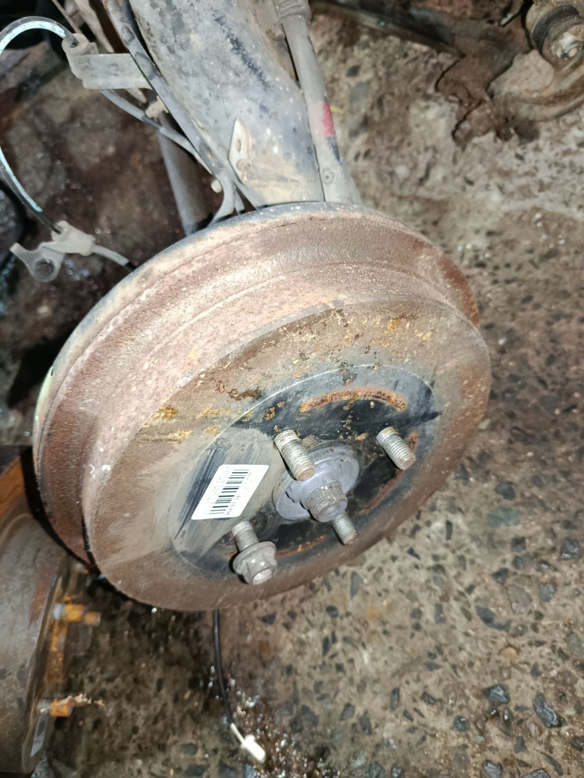 Балка подвески на Toyota Corolla Axio NZE164 1NZ-FE Фото 11