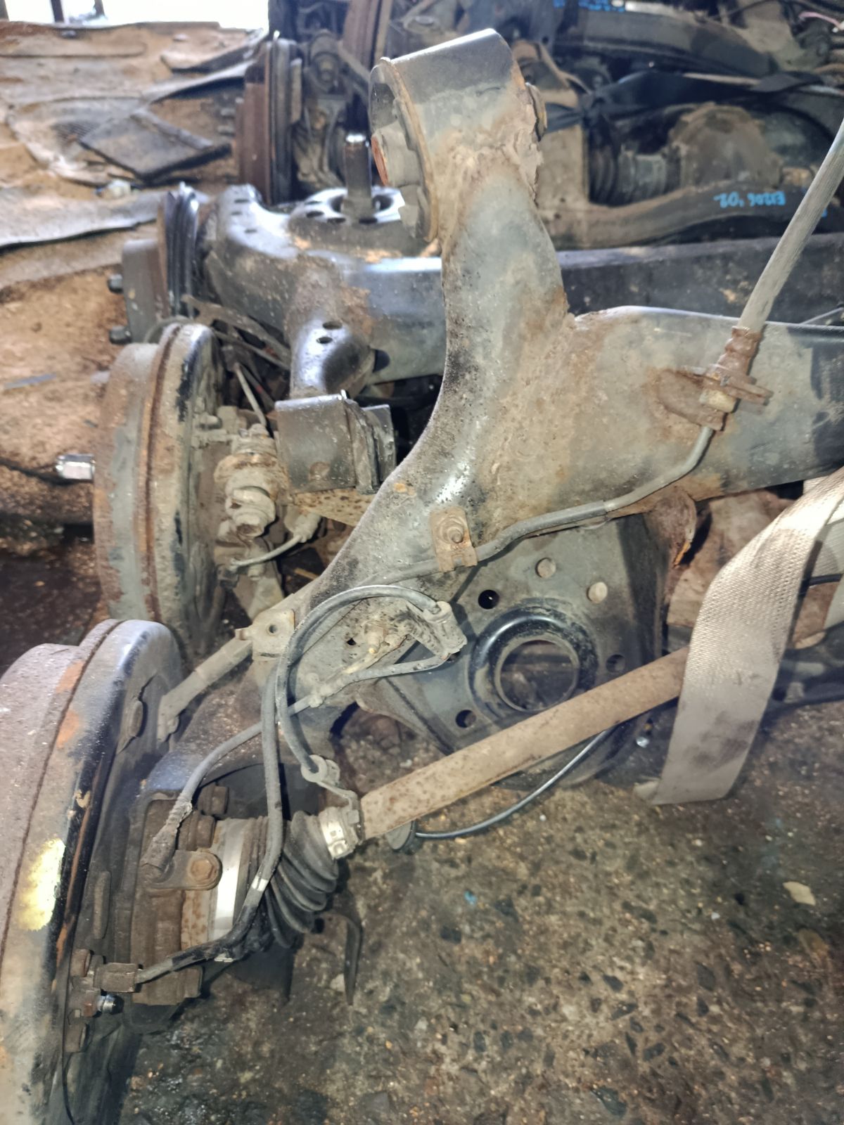 Балка подвески на Toyota Corolla Axio NZE164 1NZ-FE Фото 2