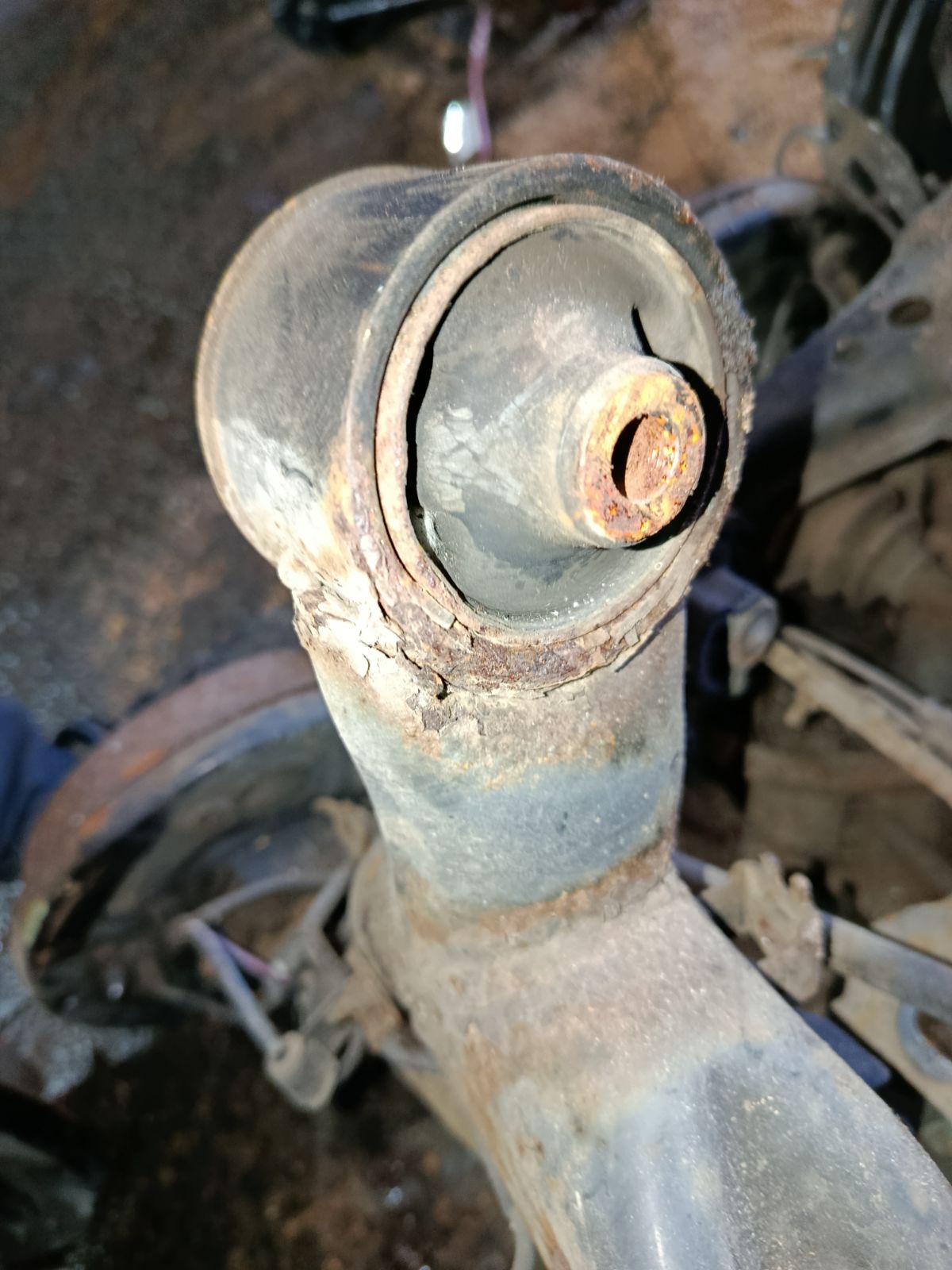 Балка подвески на Toyota Corolla Axio NZE164 1NZ-FE Фото 6