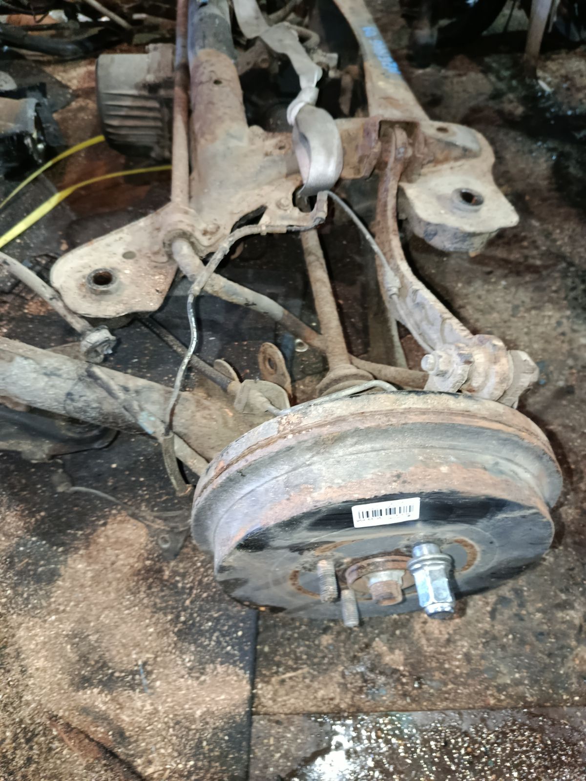 Балка подвески 51206-12100 на Toyota Corolla Fielder NZE144G 1NZ-FE Фото 5