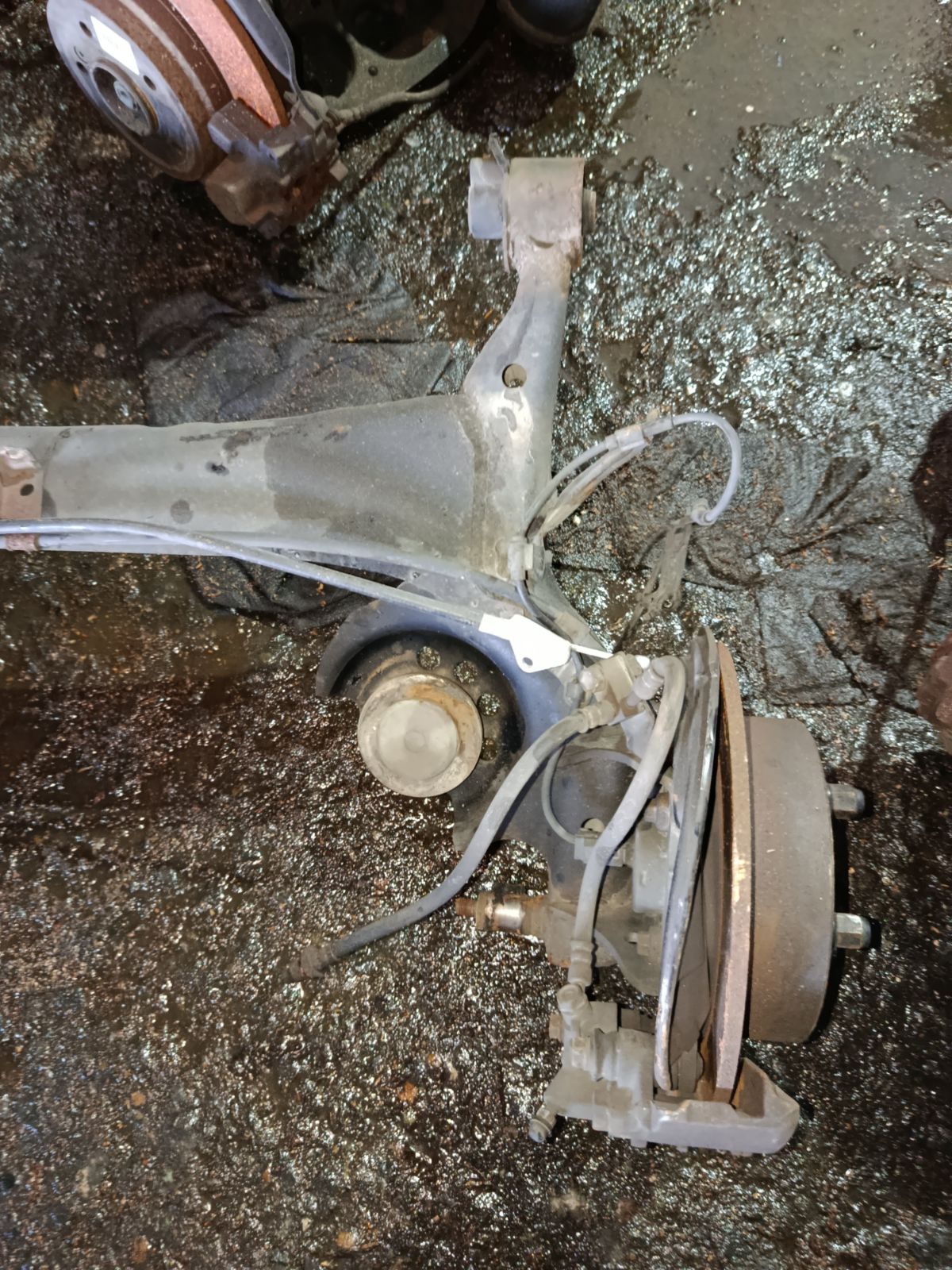 Балка подвески на Toyota Vitz NCP13 1NZ-FET Фото 2