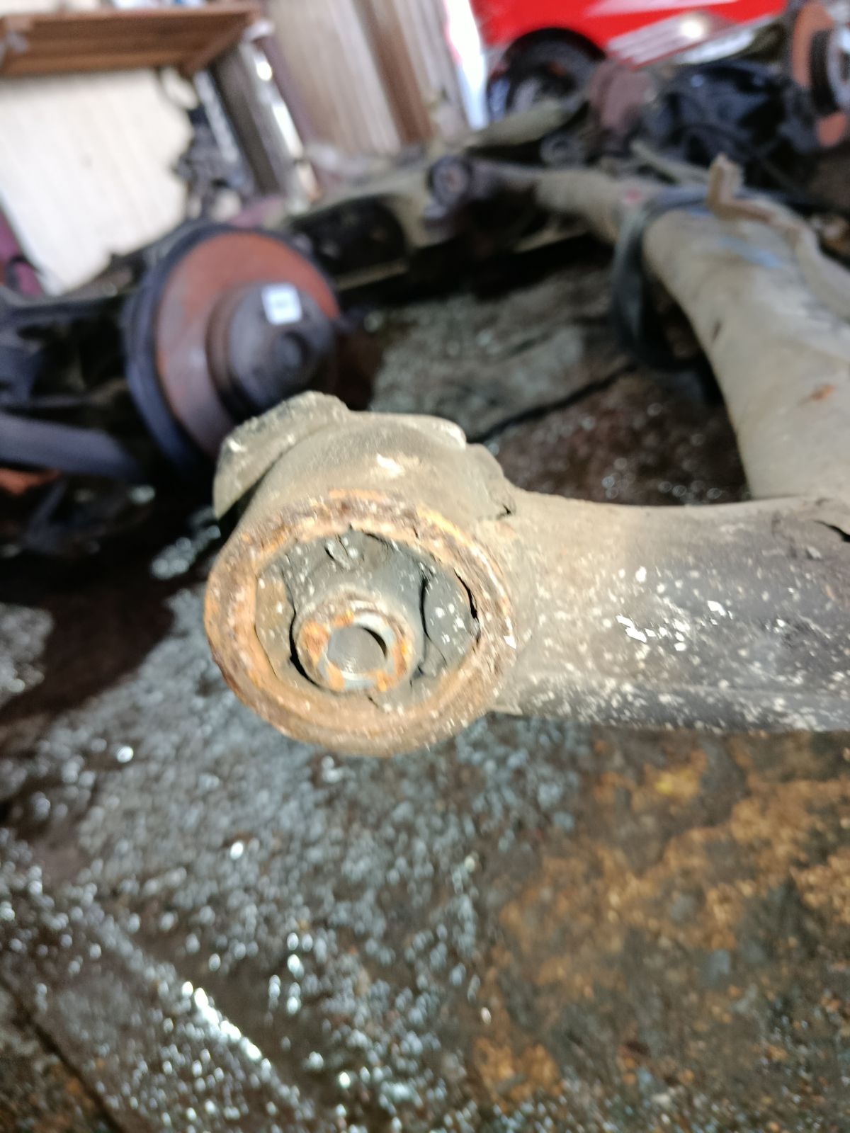 Балка подвески на Toyota Vitz NCP13 1NZ-FET Фото 10