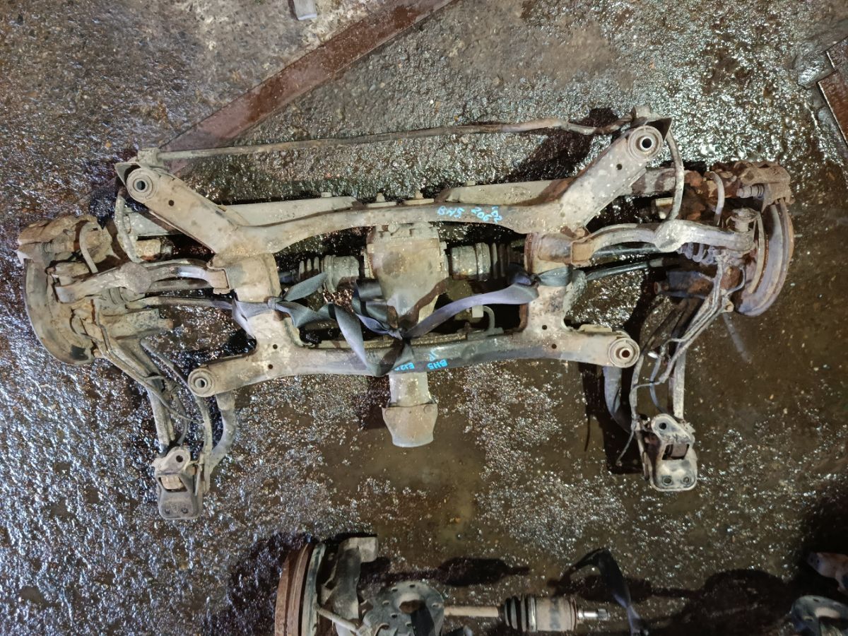 Балка подвески на Subaru Legacy Wagon BH5 EJ206 Фото 1