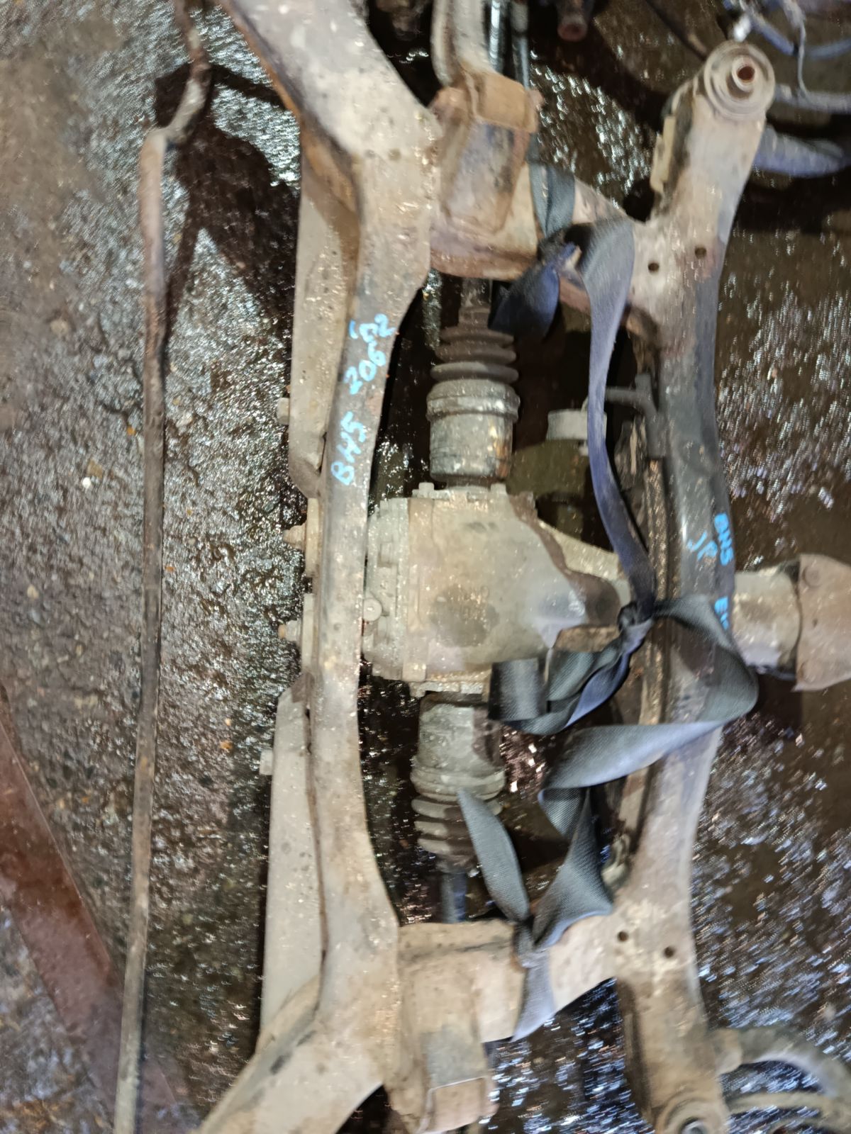 Балка подвески на Subaru Legacy Wagon BH5 EJ206 Фото 2