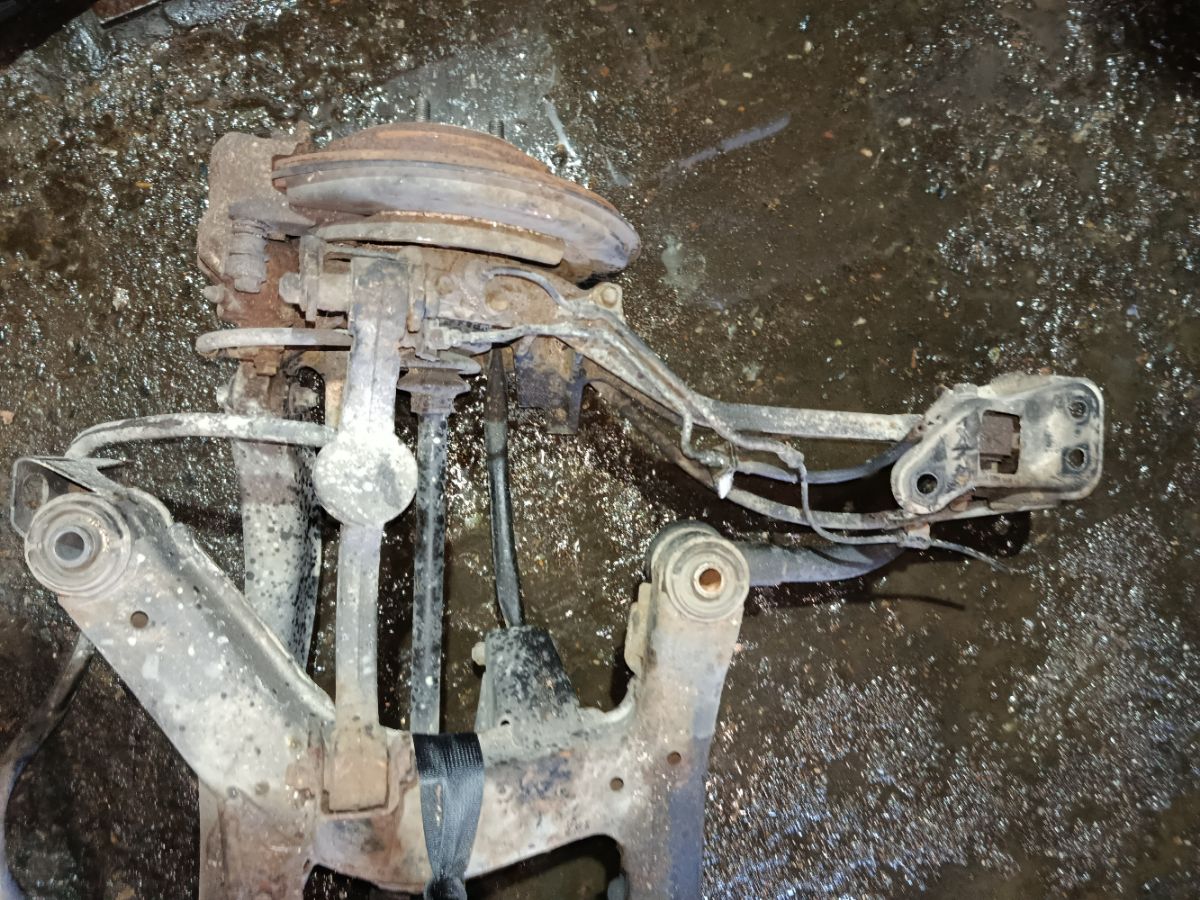 Балка подвески на Subaru Legacy Wagon BH5 EJ206 Фото 4