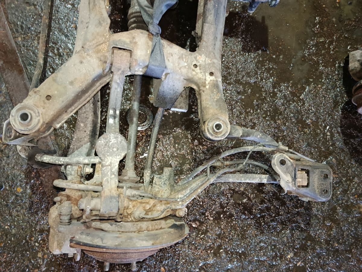 Балка подвески на Subaru Legacy Wagon BH5 EJ206 Фото 5