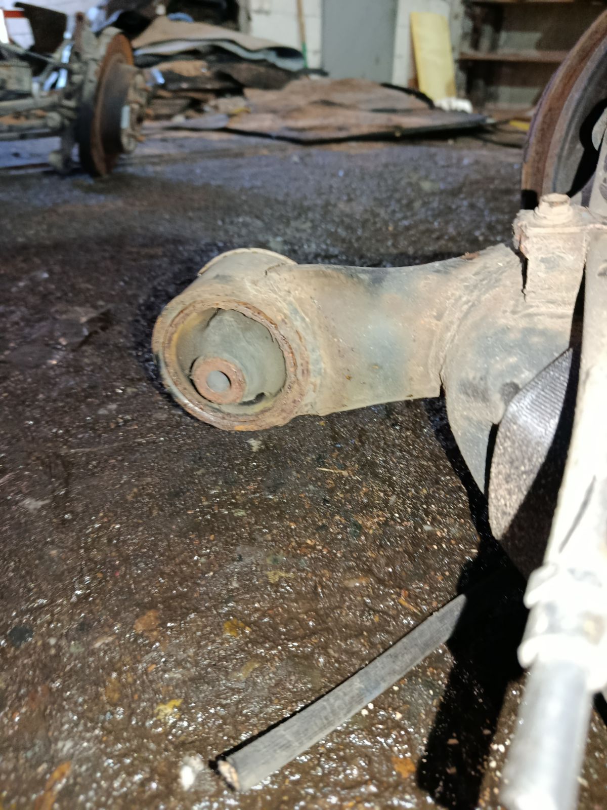 Балка подвески на Toyota Corolla Fielder NZE164G 1NZ-FE Фото 14